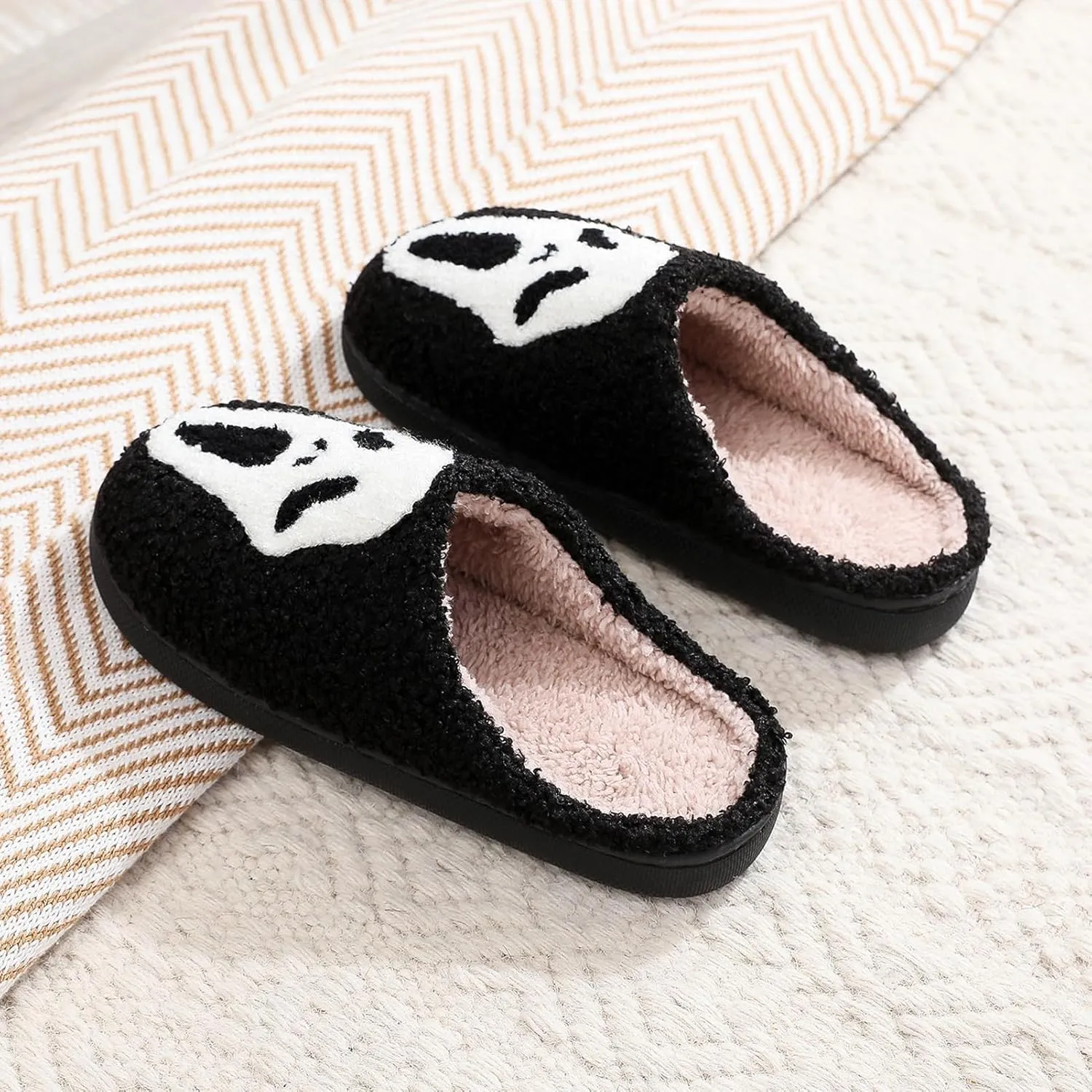 Afellicy Halloween Christmas Slippers Checkered Scuff for Women and Men Holiday Indoor Bedroom Fluffy Warm Fleece Slippers Winter Soft Cozy Home Non-Slip Soft Plush Slip-on Wool Lined House Shoes