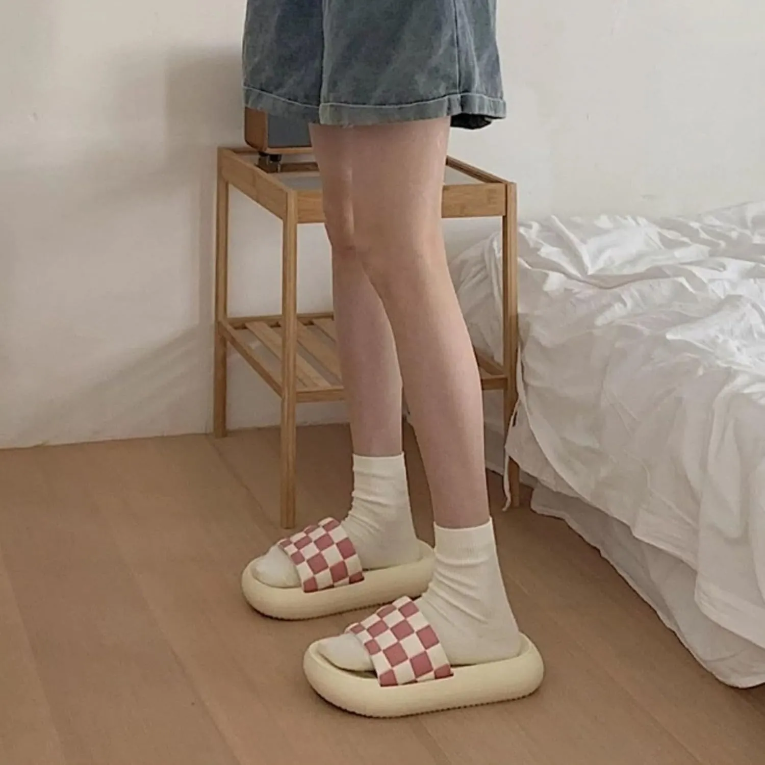 Checkered Slippers for Women Men Checkerboard Open Toe Slides Sandals Indoor House Shoes Soft Thick Sole Slippers Summer Outdoor Slip On Beach Slides Couple Home Slippers