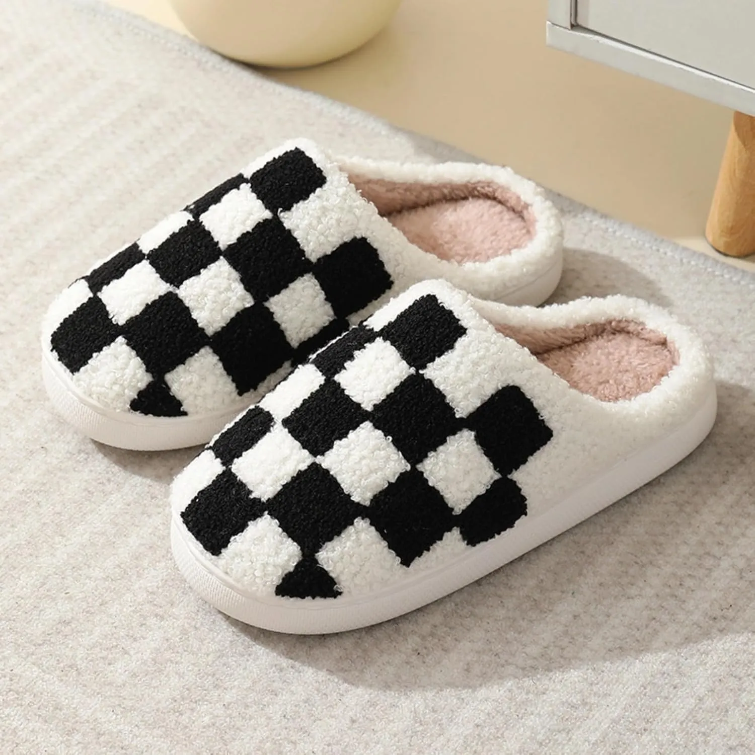 Checkered Slippers for Women Men Slip On Indoor House Slides Winter Plush Warm Slippers Cozy House Shoes Soft Lightweight Non Slip Sole Home Slippers Couples Bedroom Slippers Outdoor Wear