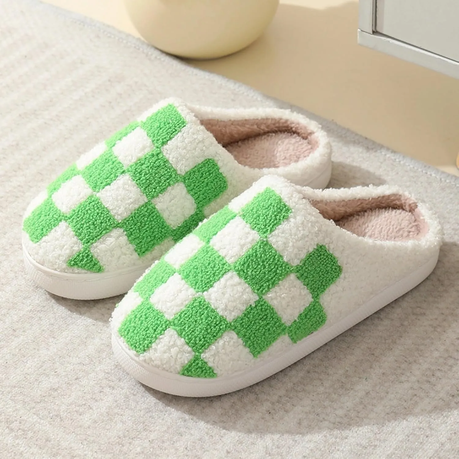 Checkered Slippers for Women Men Slip On Indoor House Slides Winter Plush Warm Slippers Cozy House Shoes Soft Lightweight Non Slip Sole Home Slippers Couples Bedroom Slippers Outdoor Wear