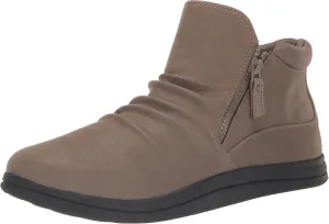 Clarks Women's Breeze Range Ankle Boot