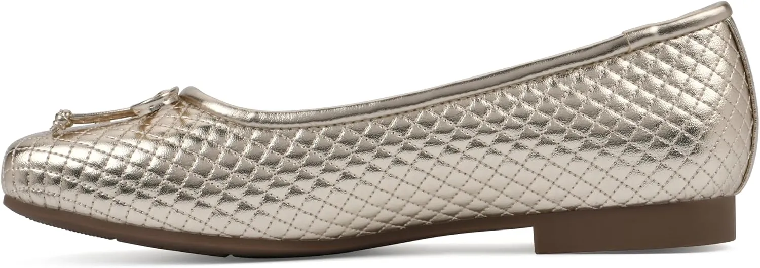 CLIFFS BY WHITE MOUNTAIN Women's Bessy Quilted Ballet Flat