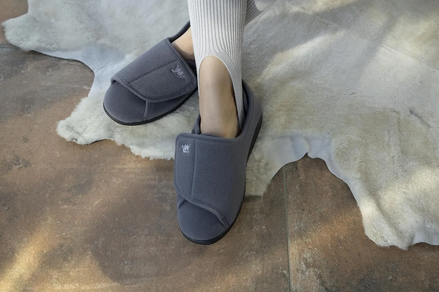 Diabetic Slippers Women, Lymphedema Shoes, Edema Shoes Swollen Feet, Indoor and Outdoor Hook and Loop, Non Slip House Shoes