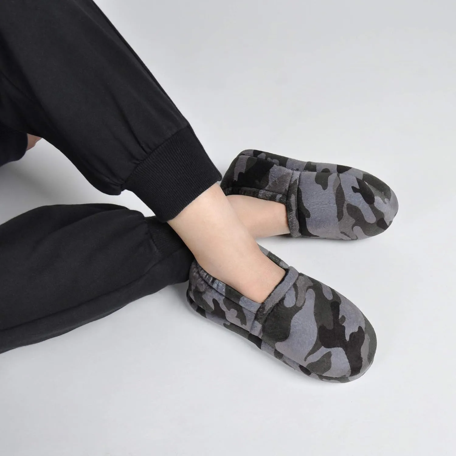 festooning Boys Slippers Non-Slip Slipper Soft Comfy Memory Foam Slippers for Little/Big Kids Indoor Outdoor Children House Slipper Shoes