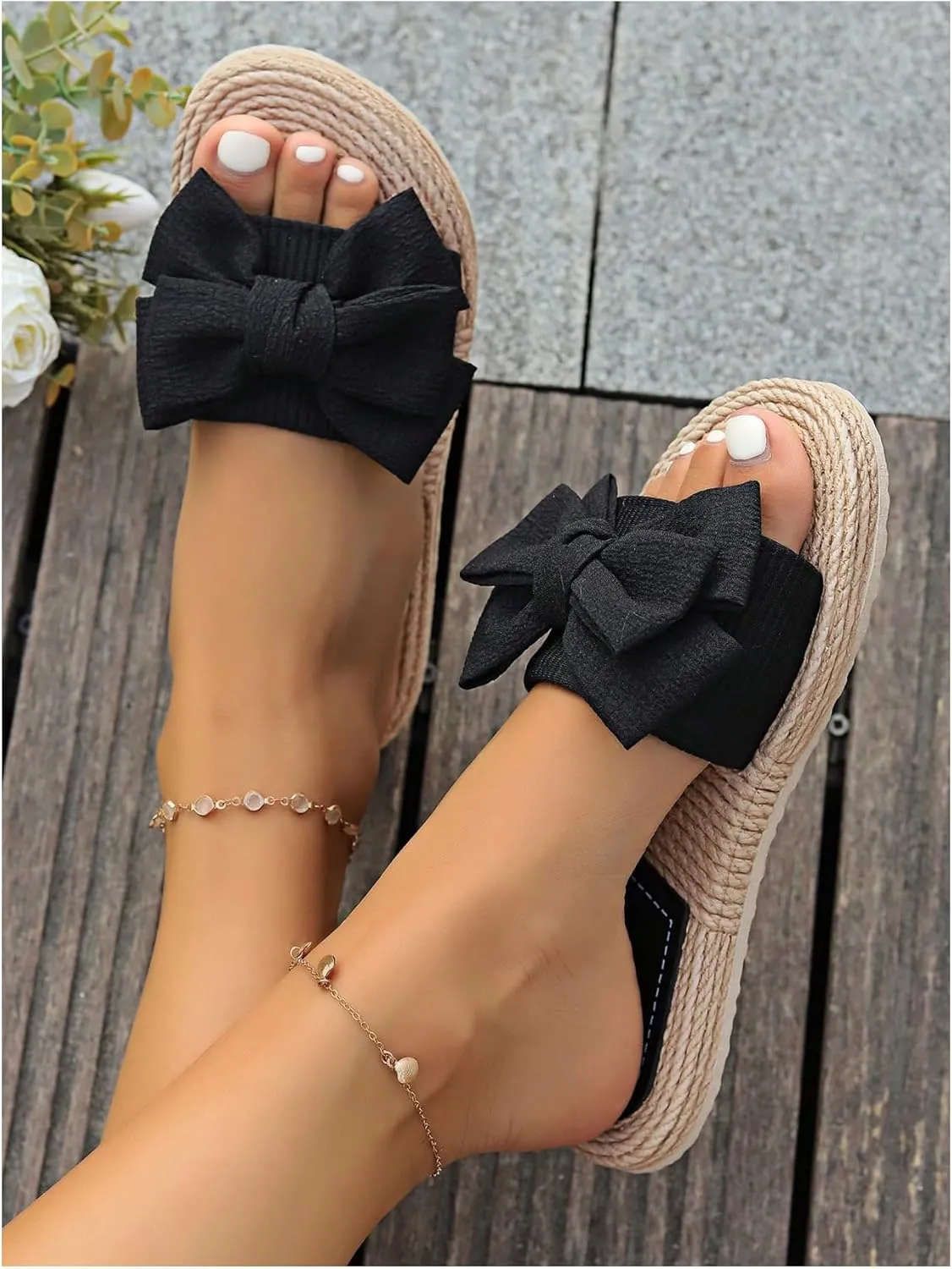 GORGLITTER Women's Bow Flat Sandals Straw Open Toe Dressy Boho Summer Beach Sandals
