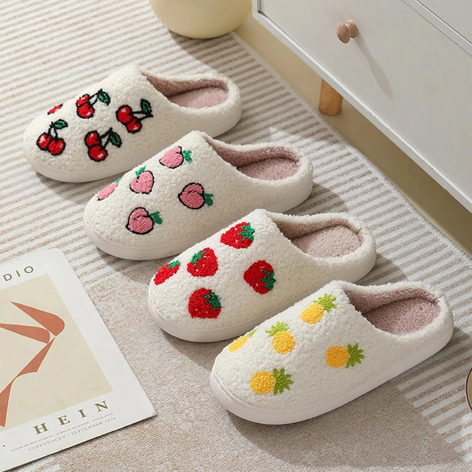 House Slippers for Women Men, Plush Warm Fuzzy Slippers, Cozy Memory Foam Checkered Slippers, Bedroom Indoor Outdoor Slip on Plaid Shoes with Fur