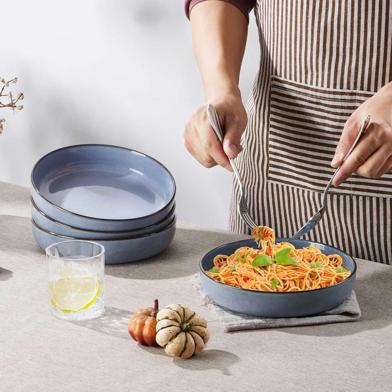 LIANYU Stoneware Pasta Bowls Set of 4, 37oz Large Salad Pasta Bowl for Home, Wide and Shallow Ceramic Plate Bowls for Serving Soup, Dinner, Microwave & Dishwasher Safe, Serenity Blue