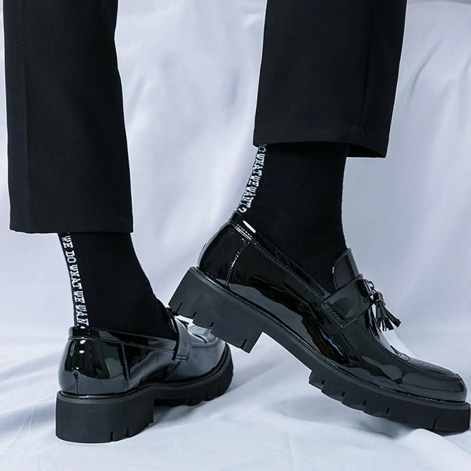 Men's Patent Leather Brogue Slip-On Platform Loafer Shoes with Tassel Fashion Round Toe Low Top Lug Sole Non-Slip Business Dress Shoes for Party Dating Prom