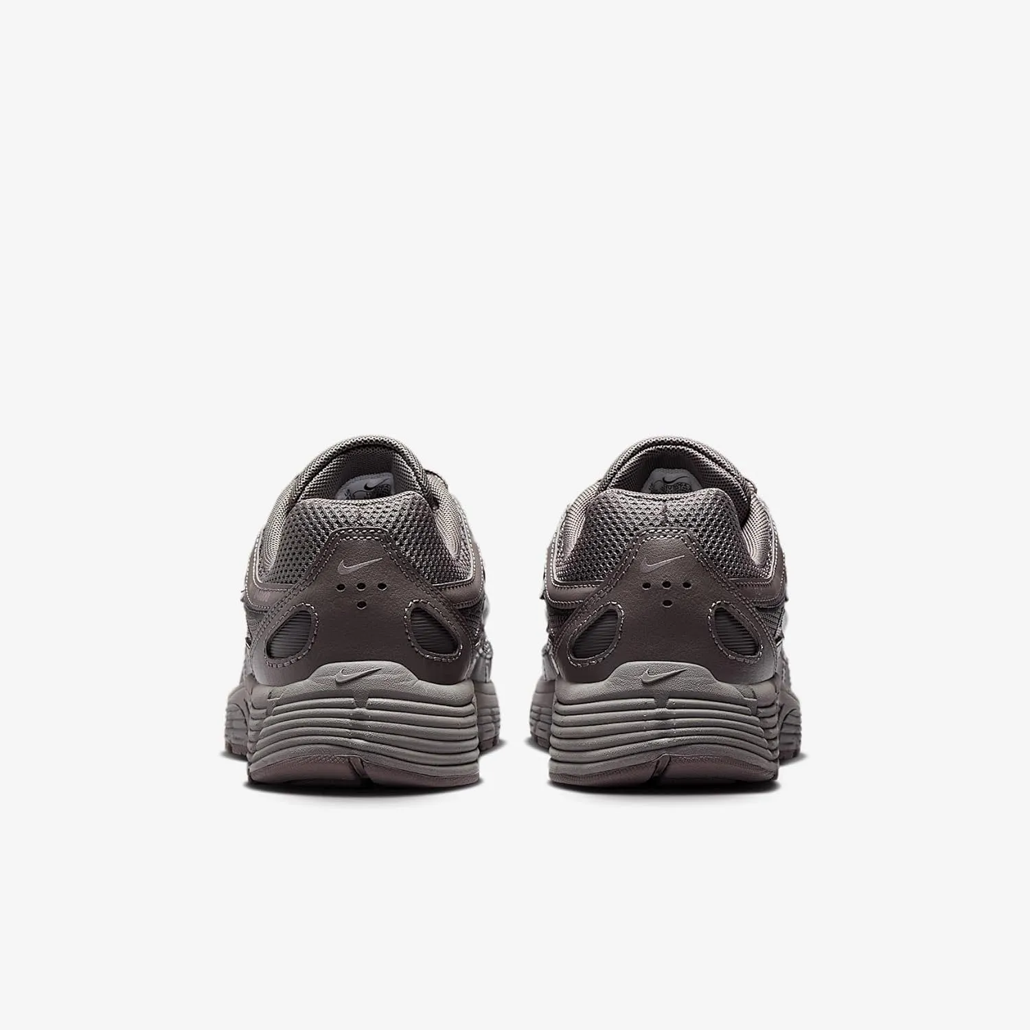 Nike P-6000 Big Kids' Shoes (HV5064-200, Cave Stone/Medium Ash/Flat Pewter/Metallic Silver)