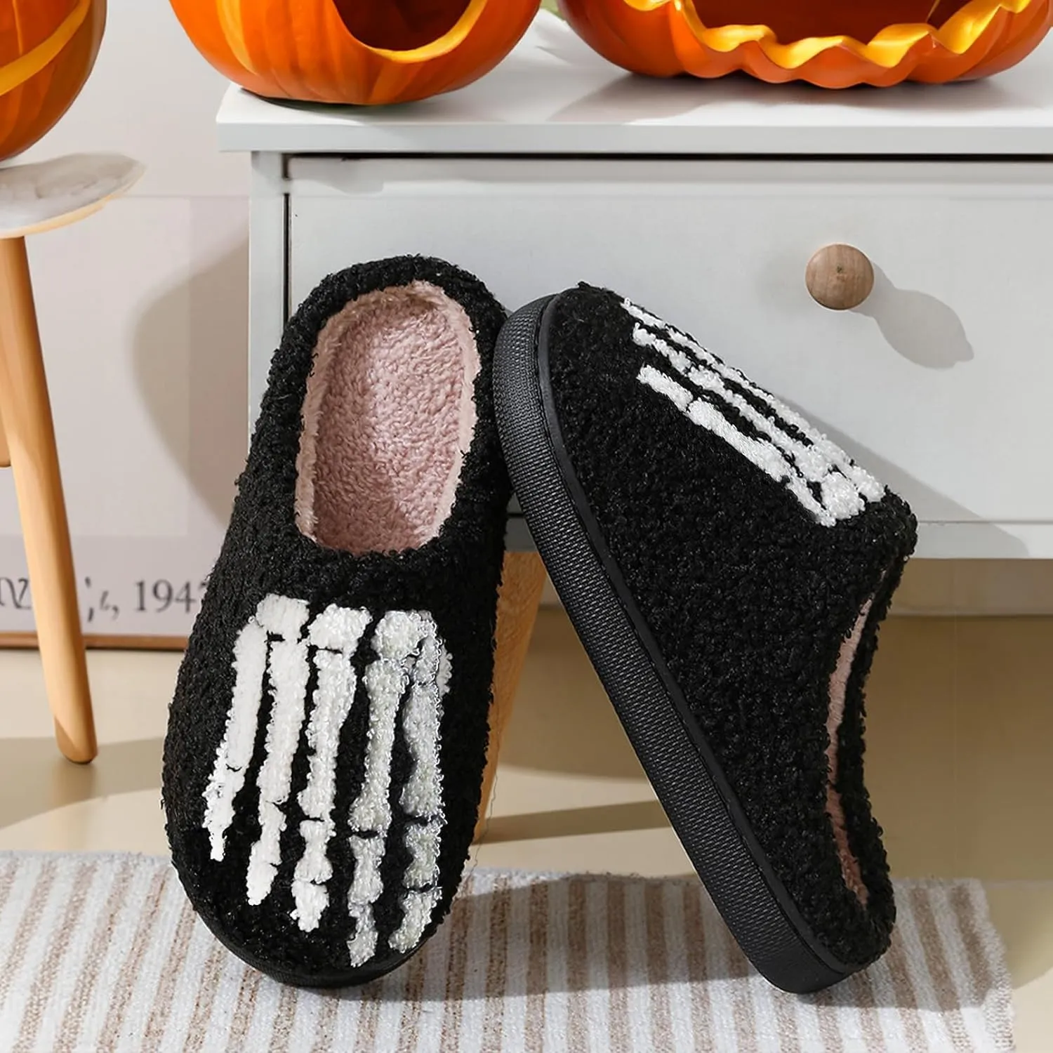 QSKPC animal slippers for women Fluffy Plush Slippers Cute Cartoon House Slipper Fruit Slippers for Womens Mens Plush Soft Memory Foam House Shoes