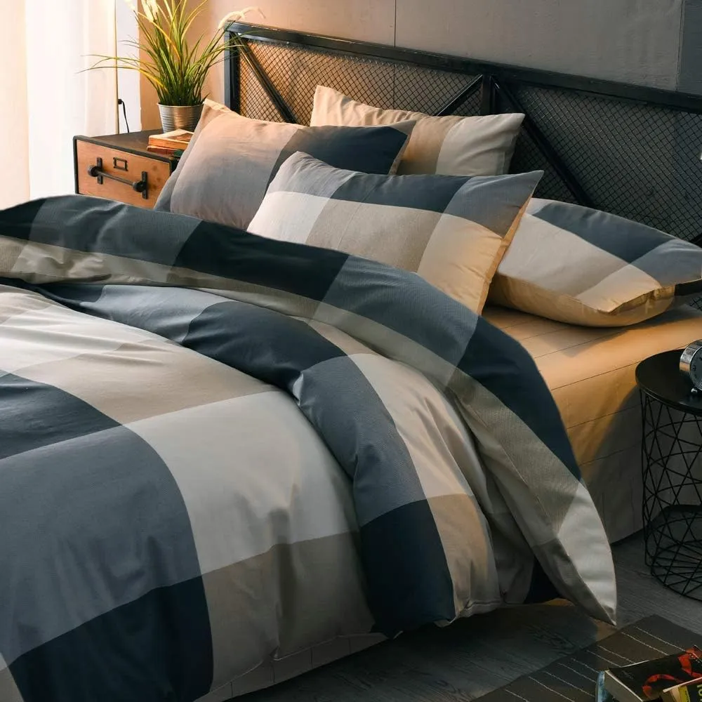 Queen Comforter Set Fluffy Plaid Checkered Pattern Comforter Set Modern Style Geometric Comforter with 2 Pillow Shams Grid Plaid Bedding Comforter for Boys Men All Season Queen Size Bed Comforter Set
