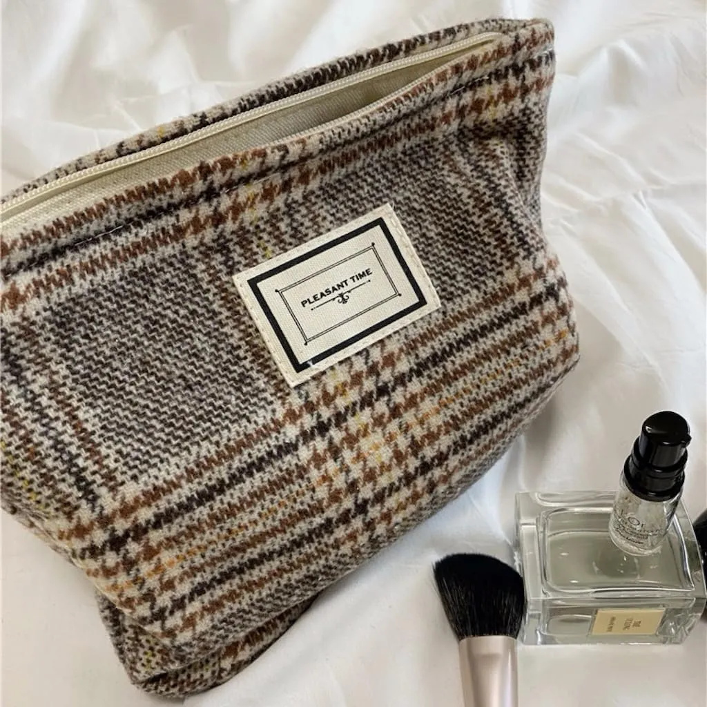 Travel Checkered Makeup Bag, Corduroy Cosmetic Bag for Purse, Small Cosmetic Zipper Pouch Cute Travel Checkered Makeup Bag Gift for Women,Girls (england brown)