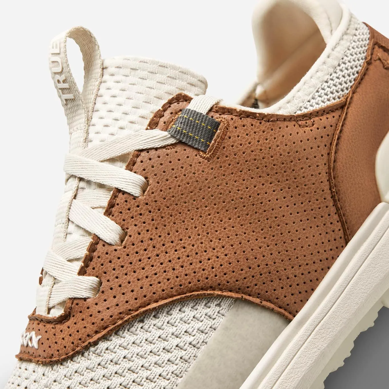 True LUX Hybrid, Men's Golf Shoes, Waterproof Knit Upper, 100% Nappa Leather Saddle