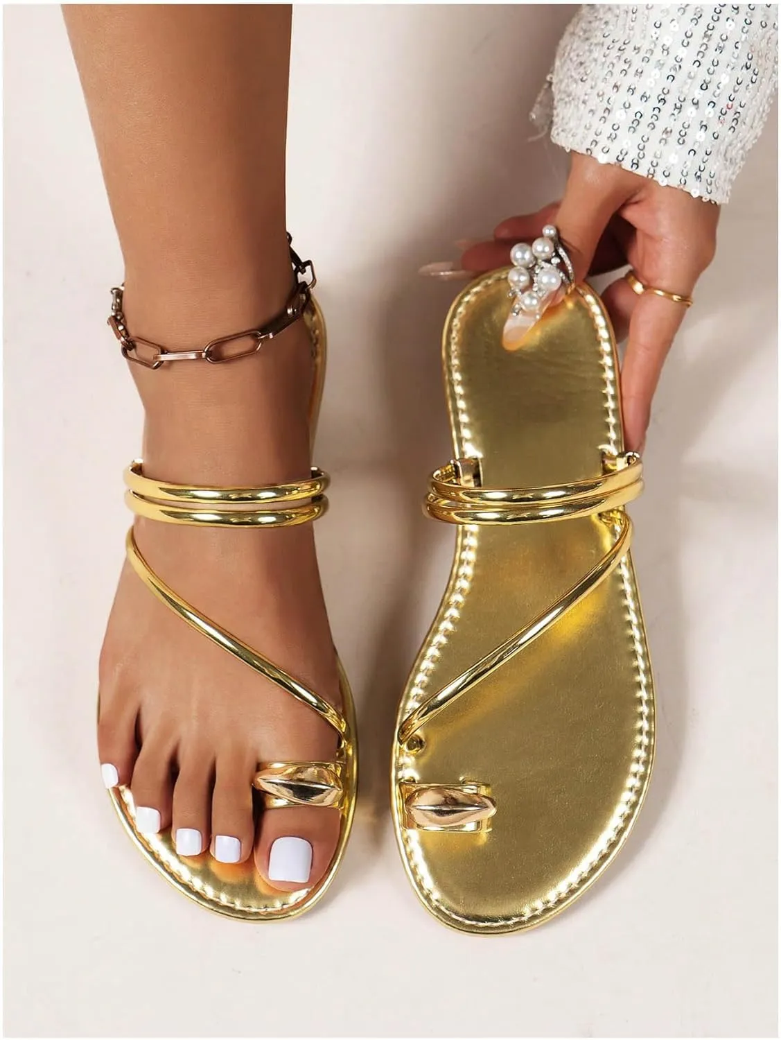 Verdusa Women's Metallic Open Toe Thong Sandals Summer Strappy Flat Sandals
