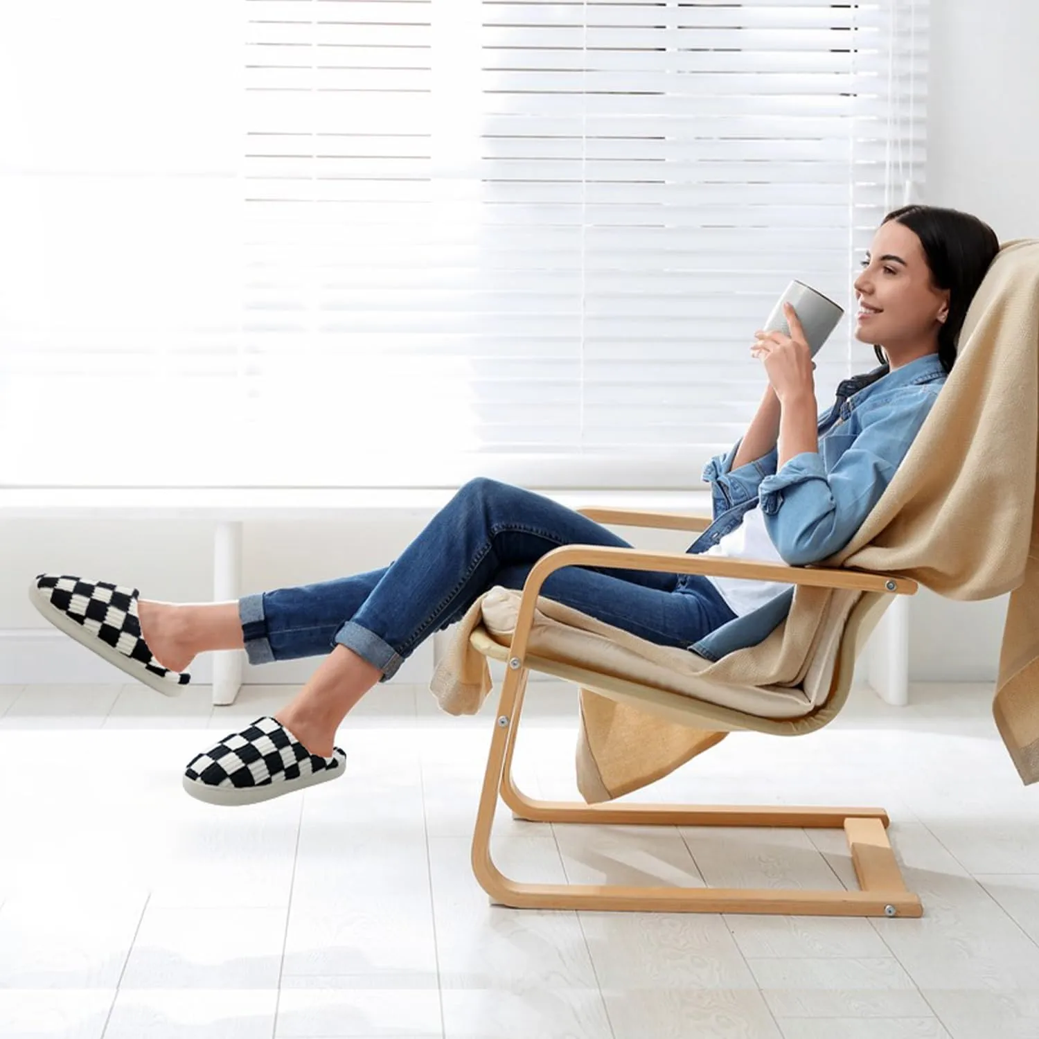Women Home Fuzzy Slippers - Memory Foam Checkered Plaid Scuff Non-Slip Indoor Outdoor Comfortable Casual Soft Slides