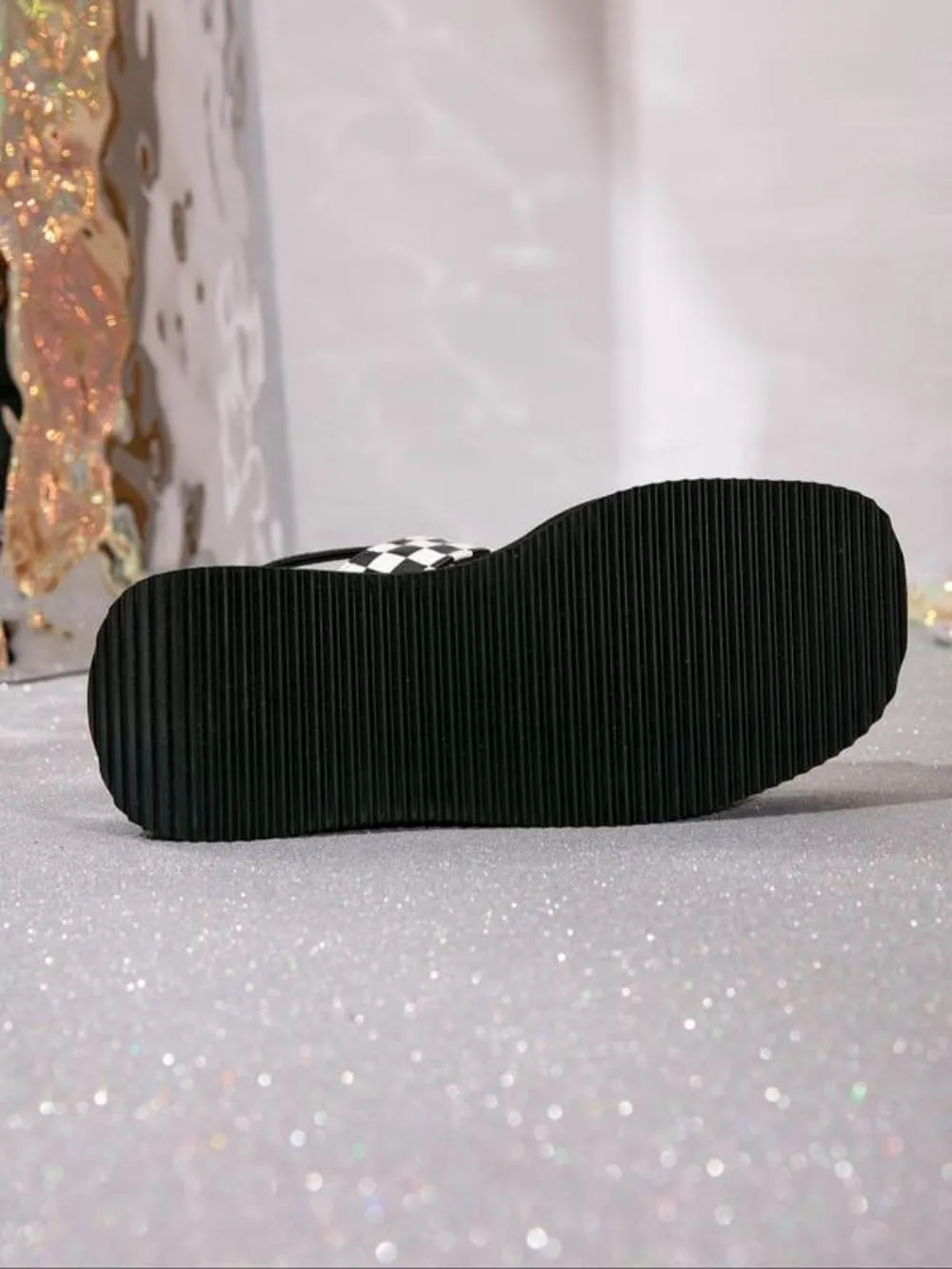 Women's Checkered Pattern Platform Heels Sandals Trendy Slip on Wedge Sandals Chic All-match Shoes for Daily Wear Casual Walking Slides No Slip Thick Sole with Arch Support Summer Party Vacation