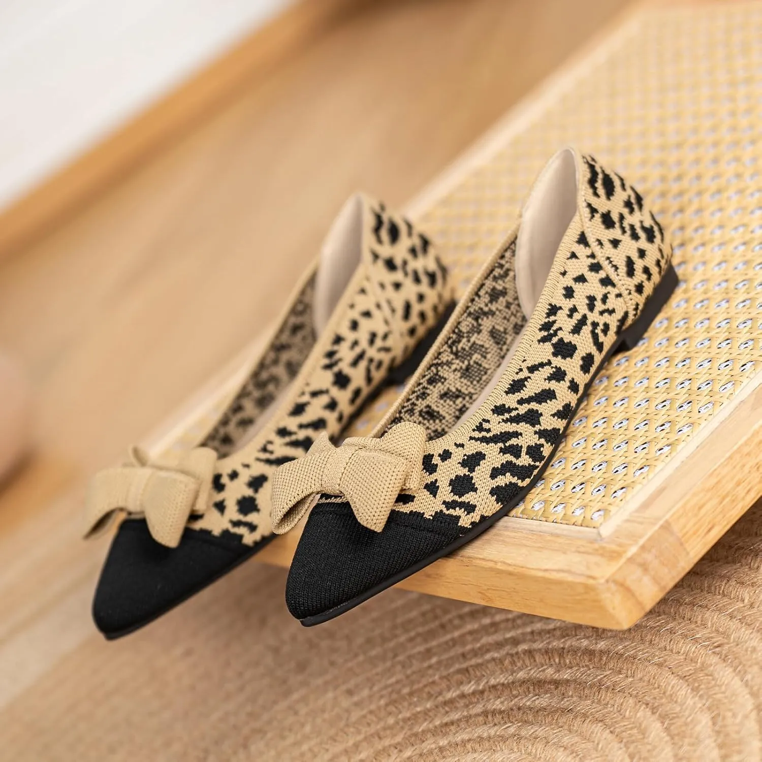 Women's Flats Shoes Comfortable Slip On Shoes Classic Dressy Pointed Toe Bow Knit Ballet Flat
