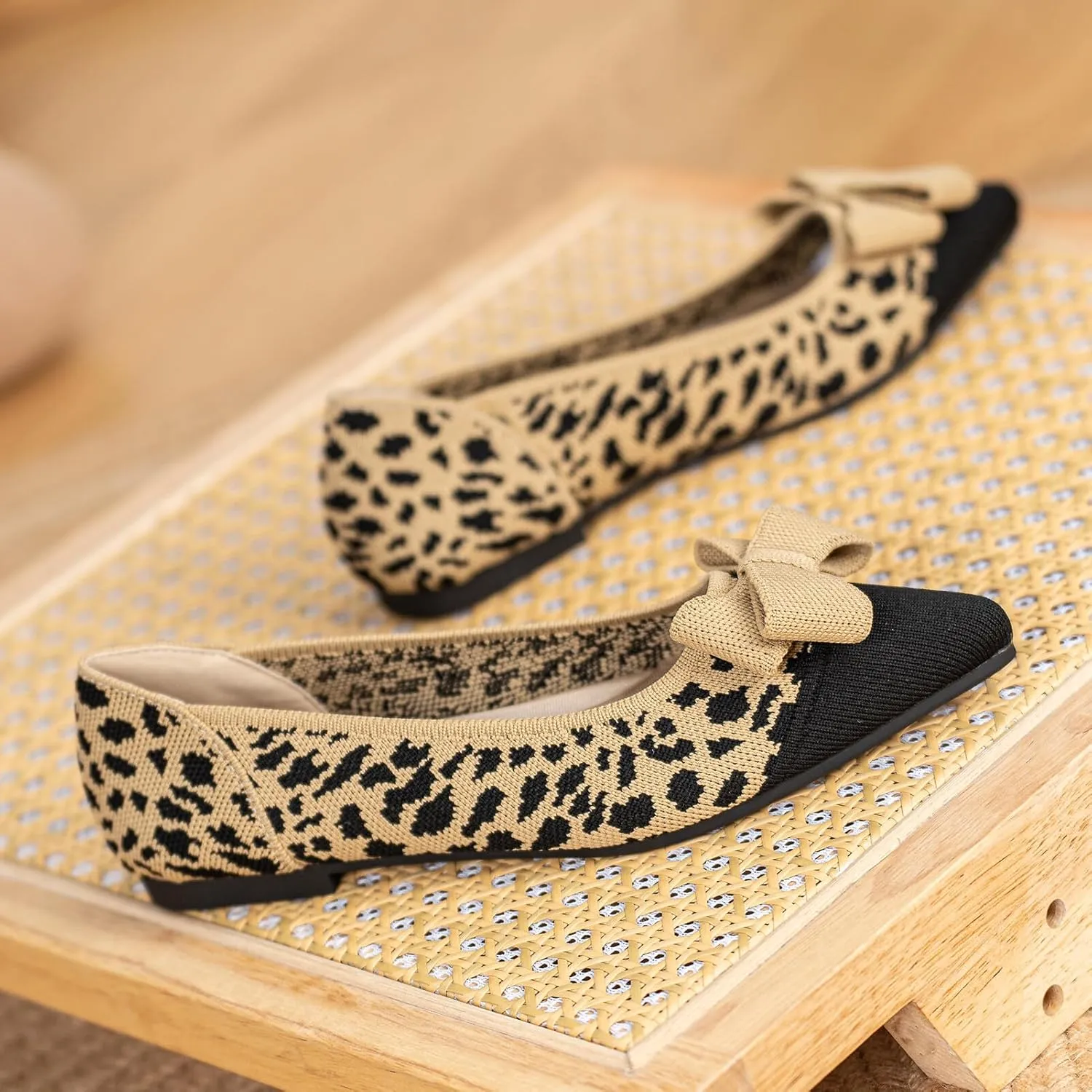 Women's Flats Shoes Comfortable Slip On Shoes Classic Dressy Pointed Toe Bow Knit Ballet Flat