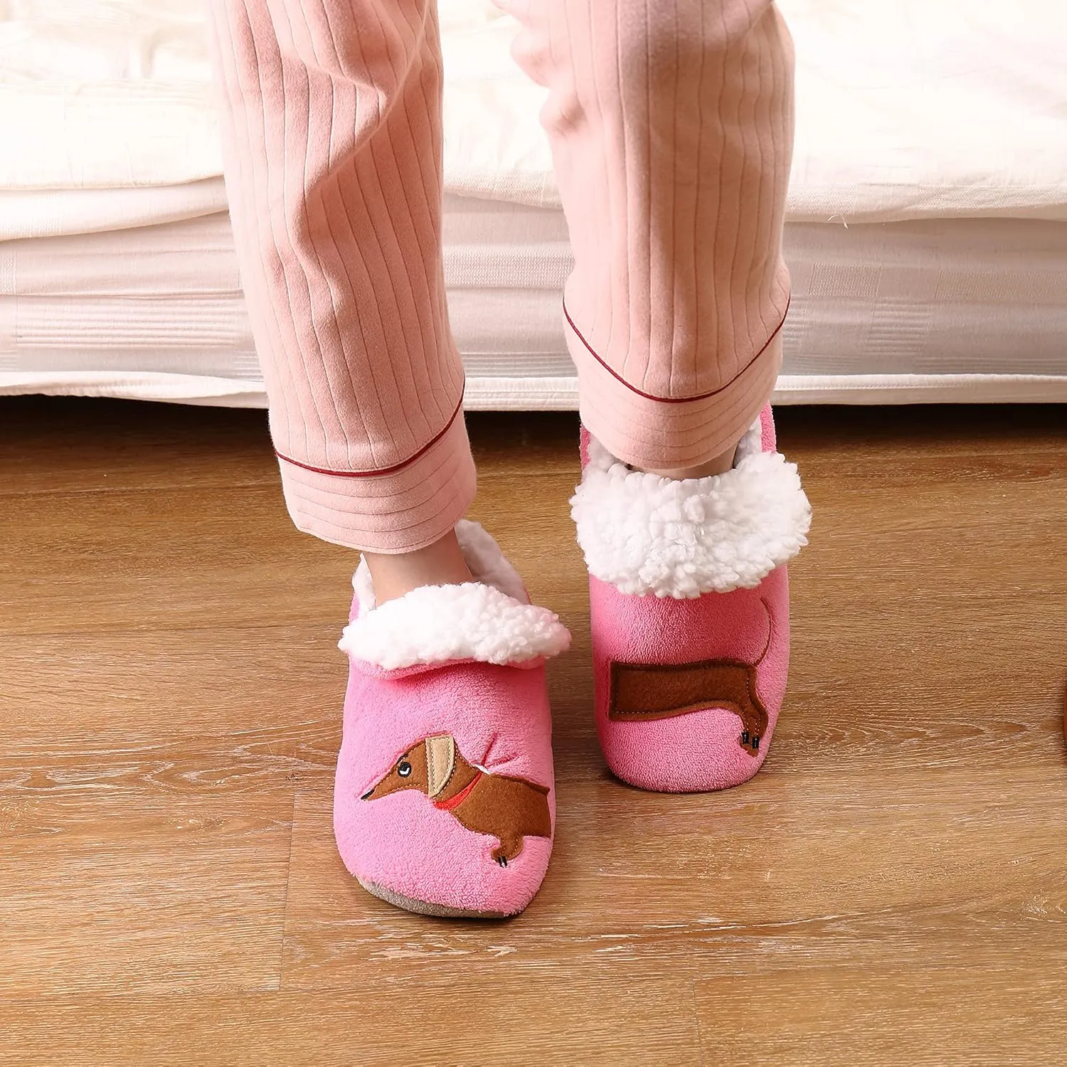 Women's Slipper Socks-Winter Warm Plush Cozy Non Slip Soft Sole Indoor Booties for Women-Dachshund Gifts
