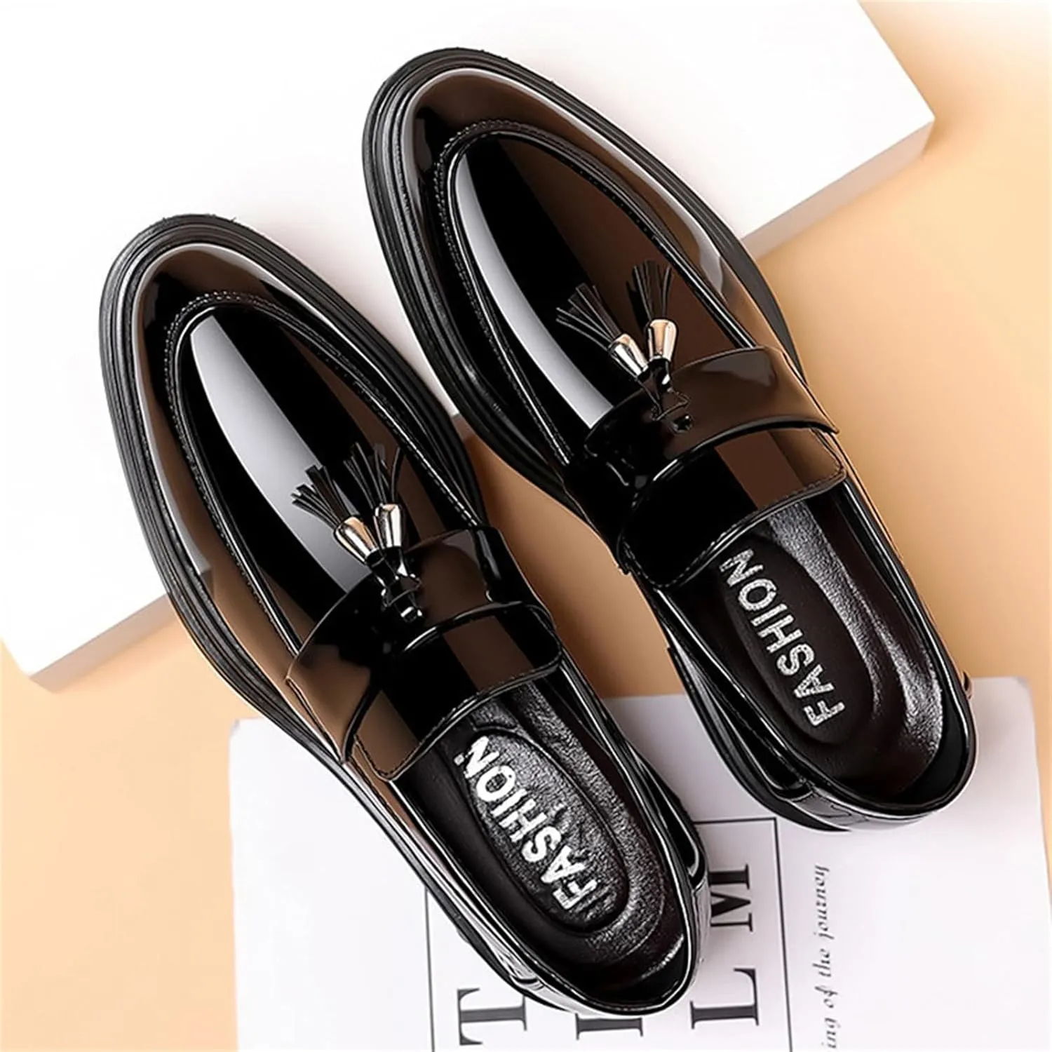 Yuizko Men's Patent Leather Slip-On Tassel Dress Loafers Casual Non-Slip Lightweight Penny Formal Shoes Fashion Business Party Wedding Prom Leather Shoes
